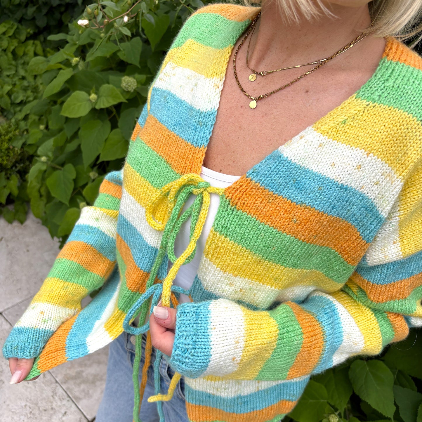 Strick-Set CHUNKY BOWL Streifen-Cardigan mit Bändchen (inkl. Strickanleitung)