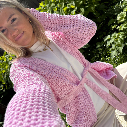 Häkel-Set BIOLANA luftiger Cardigan mit Ziergürtel (inkl. Strickanleitung)