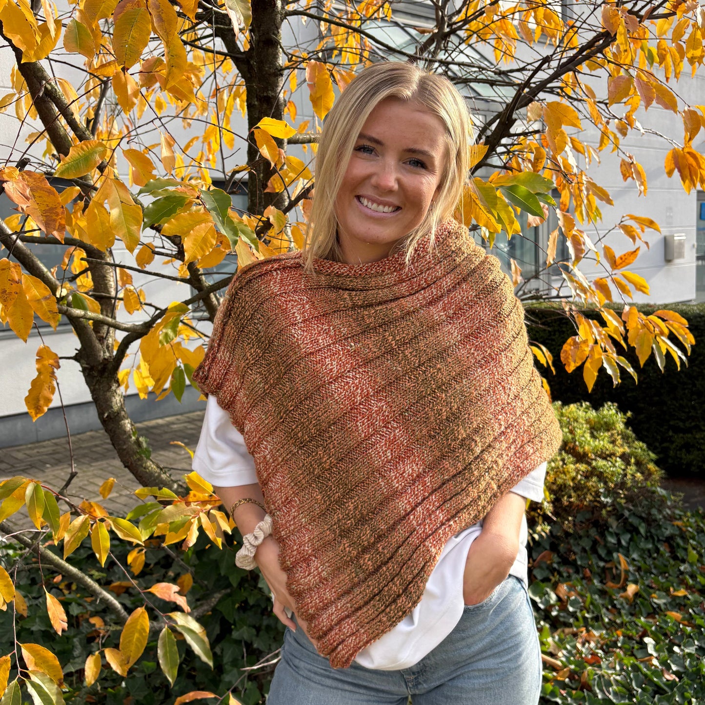 Strick-Set GLOW Poncho (inkl. Strickanleitung)